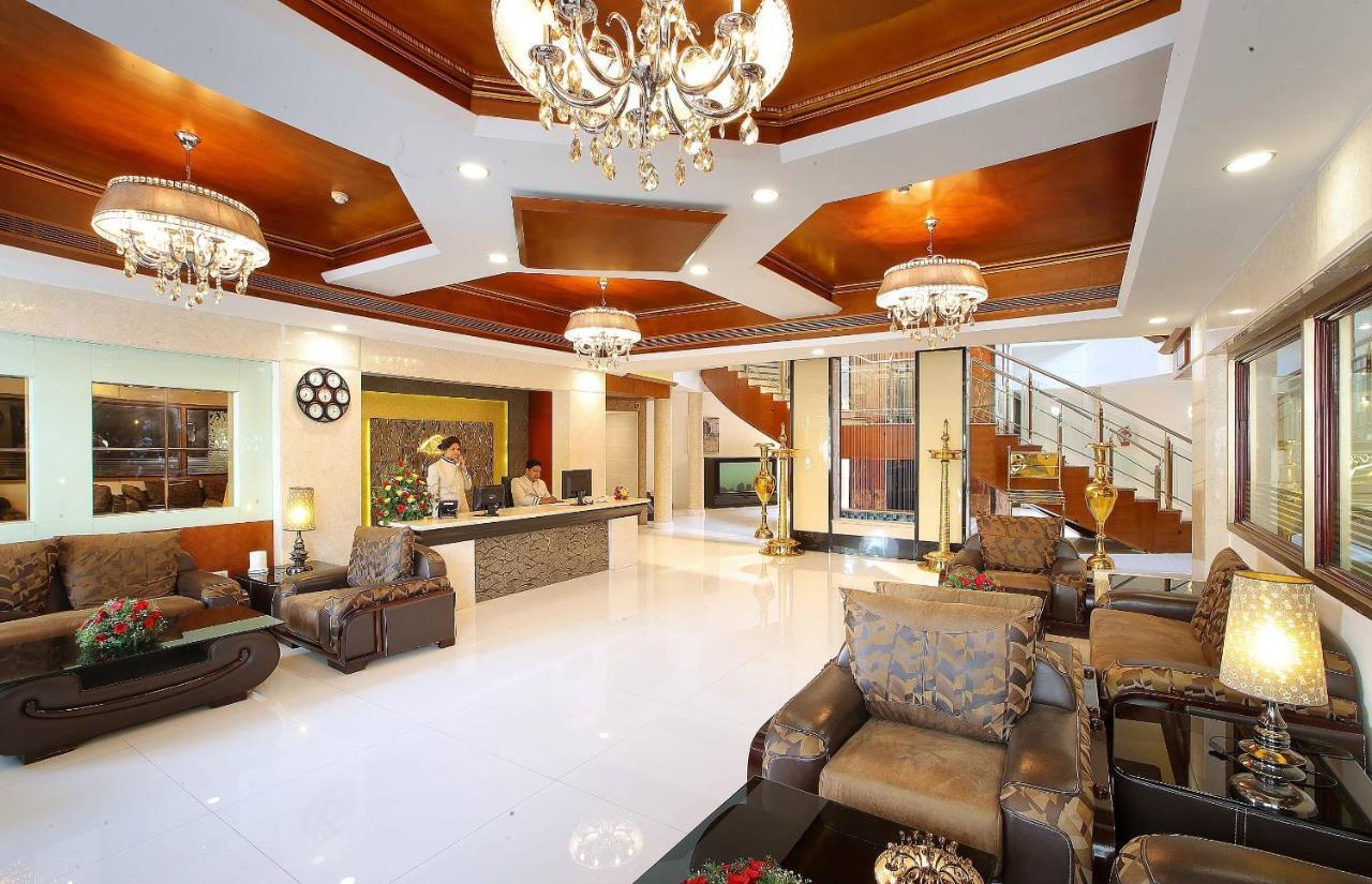 Hotel Port Palace Ковалам Екстериор снимка
