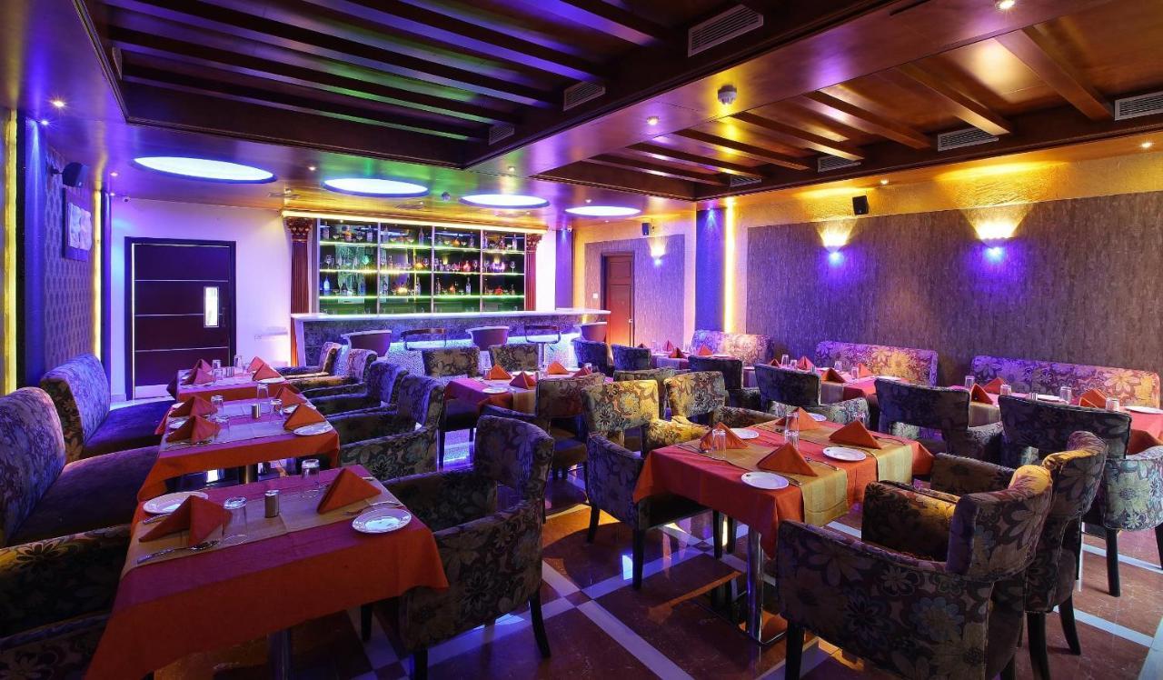 Hotel Port Palace Ковалам Екстериор снимка